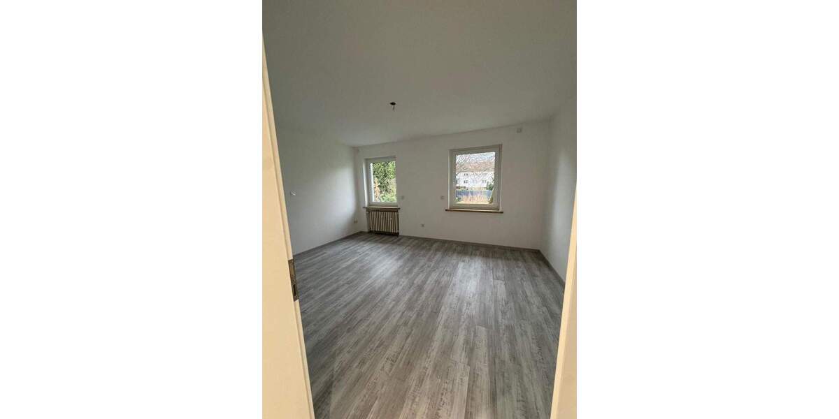 Etagenwohnung Siegburg Dreesch - 2 Zimmer, 80 m&sup2;, 990&euro; | Angebot:24155580