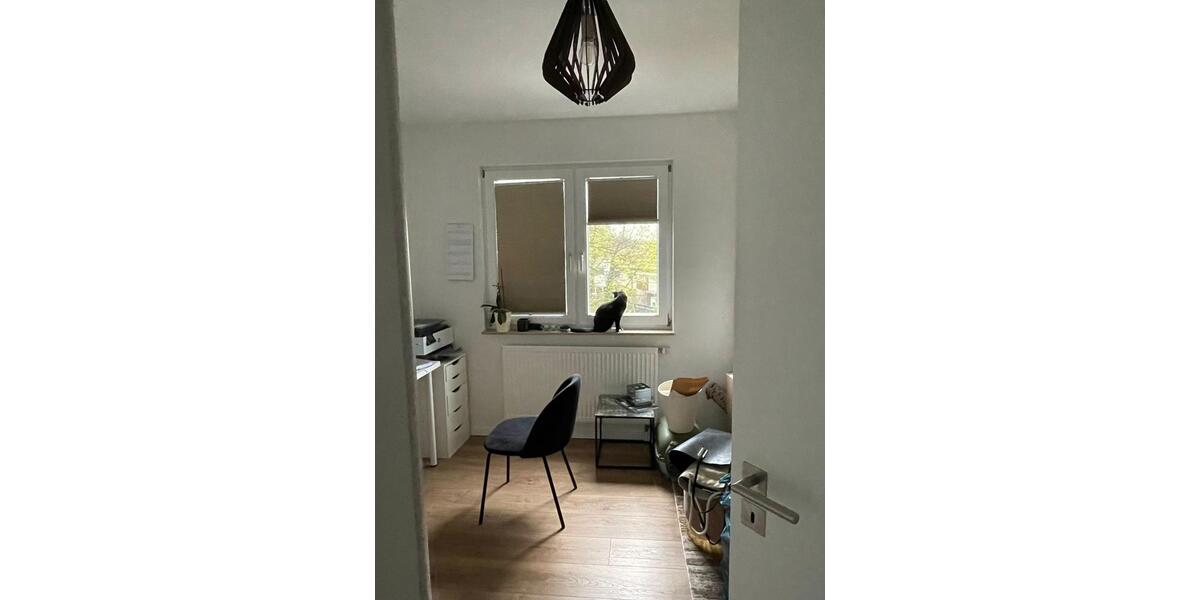 Renovierte 4-Zimmer-Maisonette mit Balkon, 2 Bädern & Einbauküche 4 zimmer