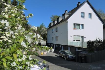 Haus Solingen Central - 3 Zimmer, 75 m&sup2;, 1.200&euro; | Angebot:24576025