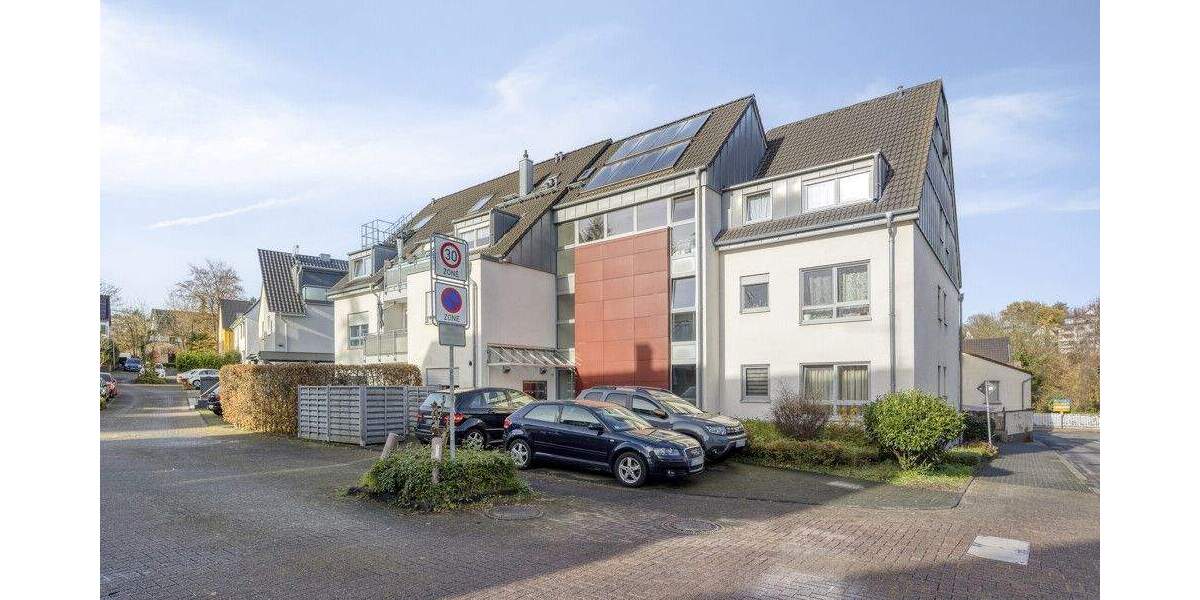 Top gepflegtes Neun-Familienhaus in guter Lage von Bergisch-Gladbach - Mehrfamilienhaus, Wohnhaus Bergisch Gladbach Gladbach | Angebot:23973693