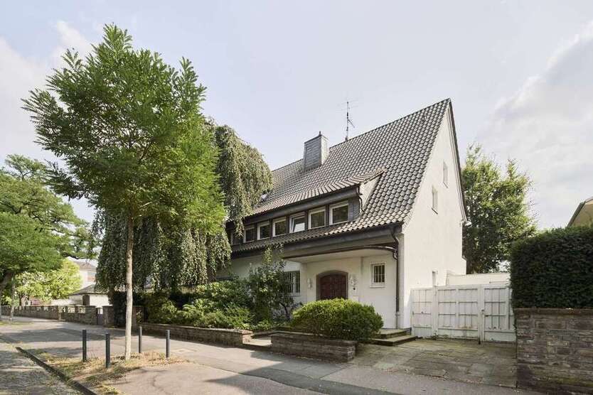 Haus zum Kaufen in Köln Lindenthal 2.150.000 € 336 m²
