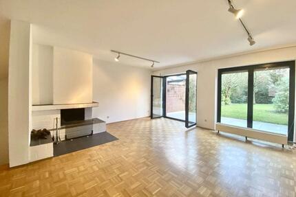 Vielseitiges Reihenhaus mit Kamin, Terrasse, Garten & Garage – für Gartenliebhaber & kreative Köpfe!