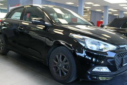 Hyundai i20 1.2 5-Türig - Klima - SHZ - 83.709 km 9.980 € Euskirchen 53881