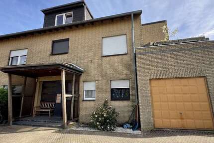 Haus Rommerskirchen - 12 Zimmer, 363 m&sup2;, 699.000&euro; | Angebot:27323863