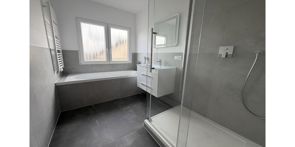 Dachgeschoßwohnung Sankt Augustin - 2 Zimmer, 102 m&sup2;, 1.300&euro; | Angebot:26072587