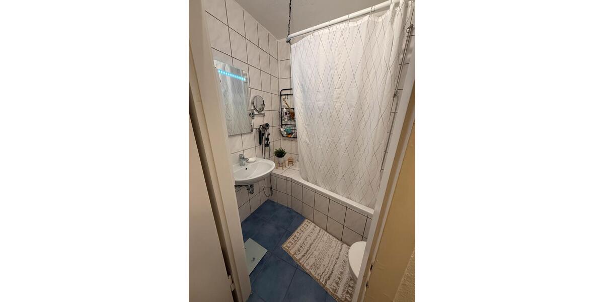 Etagenwohnung Bonn Gronau - 2 Zimmer, 50 m&sup2;, 750&euro; | Angebot:25393006