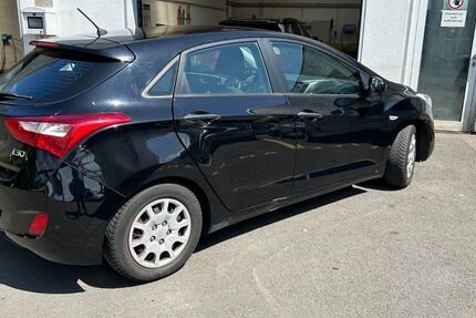 Hyundai i30 190.000 km 4.500 &euro; Köln 50829