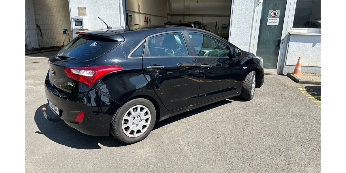 Hyundai i30 190.000 km 4.500 &euro; Köln 50829