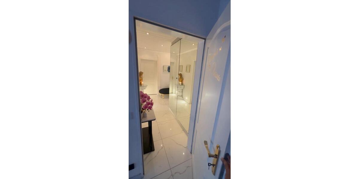 Moderne Eigentumswohnung mit großer Terasse &Blick auf den M.Berg 3 zimmer