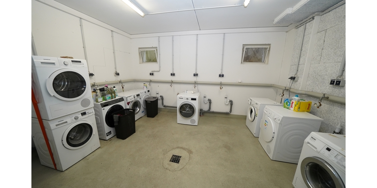 Hier lässt sichs leben! - Traumhafte 4-Zimmer-Wohnung mit 2 Bädern und einer sonnigen Dachterrasse 4 zimmer