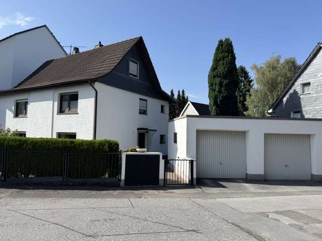 Einfamilienhaus Solingen Wald - 6 Zimmer, 130 m&sup2;, 420.000&euro; | Angebot:27349078