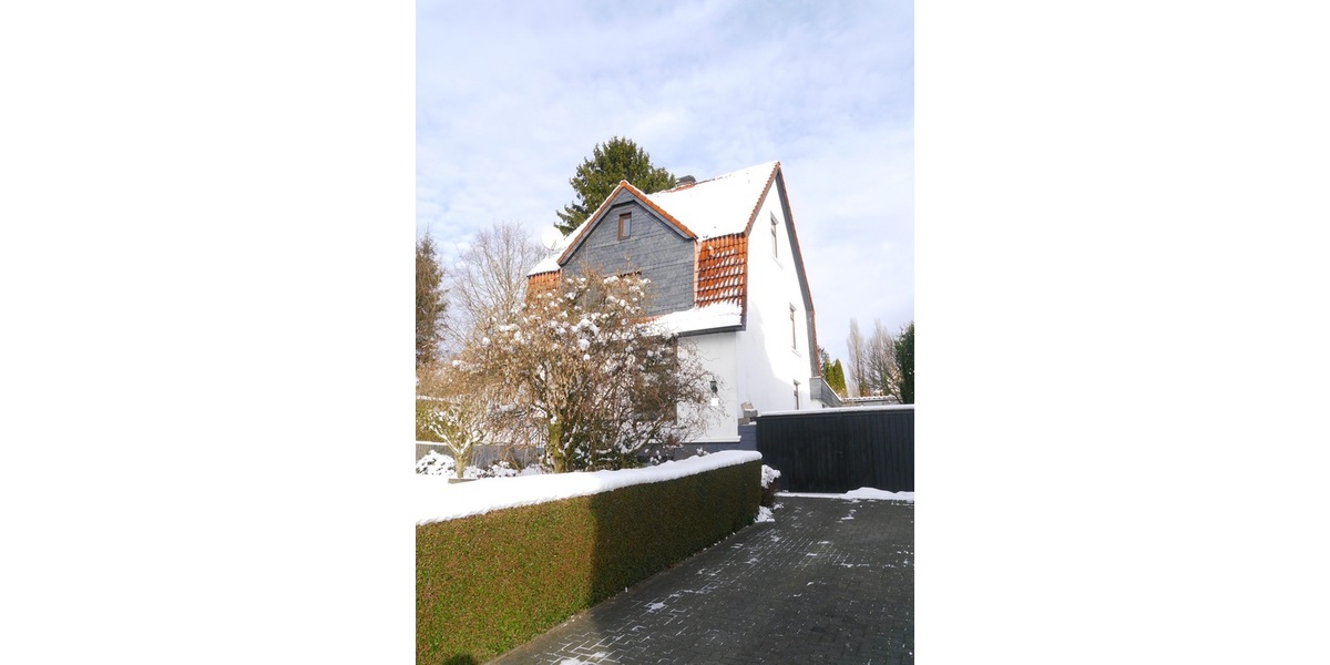 SG, freist. EFH, 5 Zi., 160m² Wfl., 747 GrSt., 2x Doppel-Grg.+CP, Keller, Terr. Stellpl. 5 zimmer