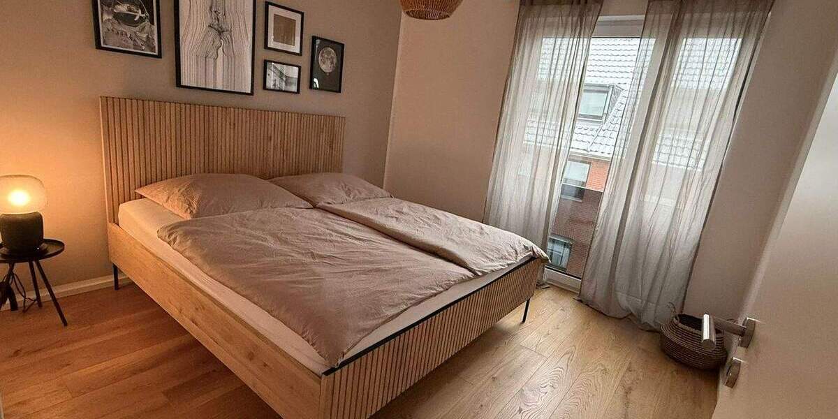 Wunderschöne Maisonette-Whg. in Alt-Junkersdorf mit Loggia - Anfragen per E-Mail - 4 zimmer