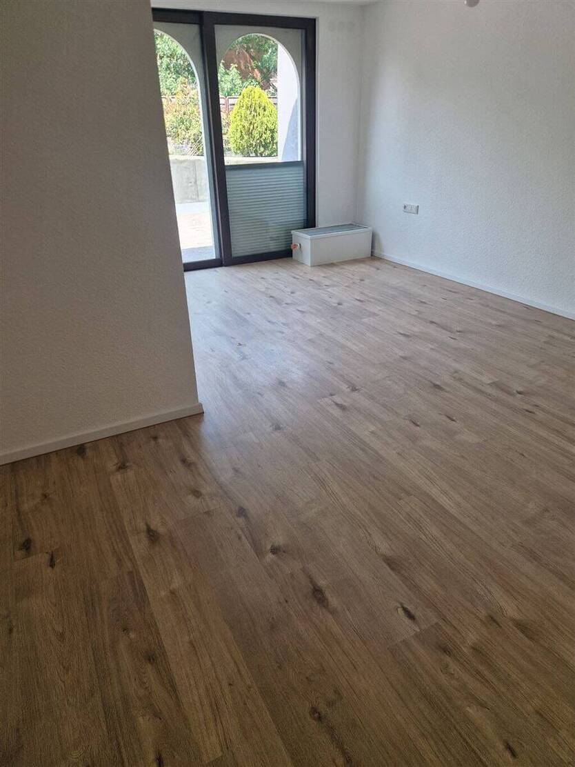 Großzügige 5 Zimmer-Wohnung mit Einbauküche und Terrasse 5 zimmer