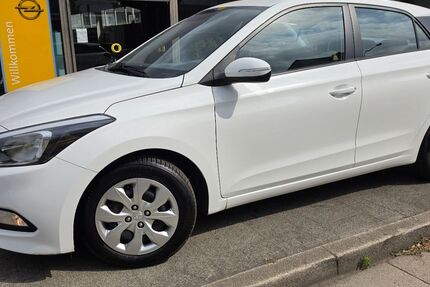 Hyundai i20 57.206 km 7.900 &euro; Brühl 50321