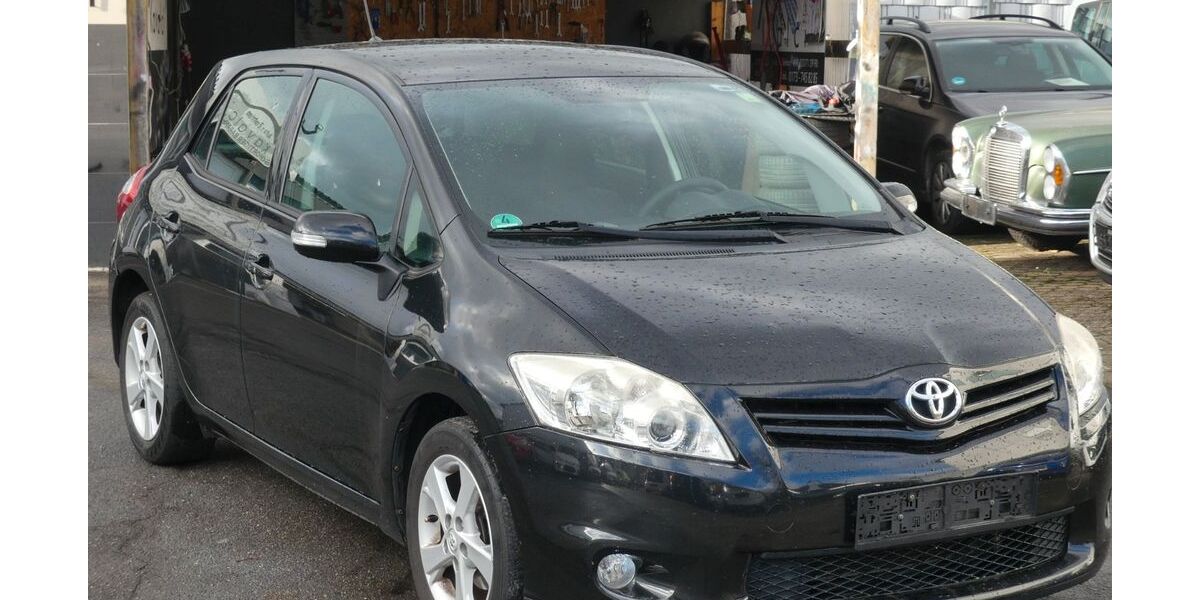 Toyota Auris 156.000 km 4.799 &euro; Leverkusen 51379