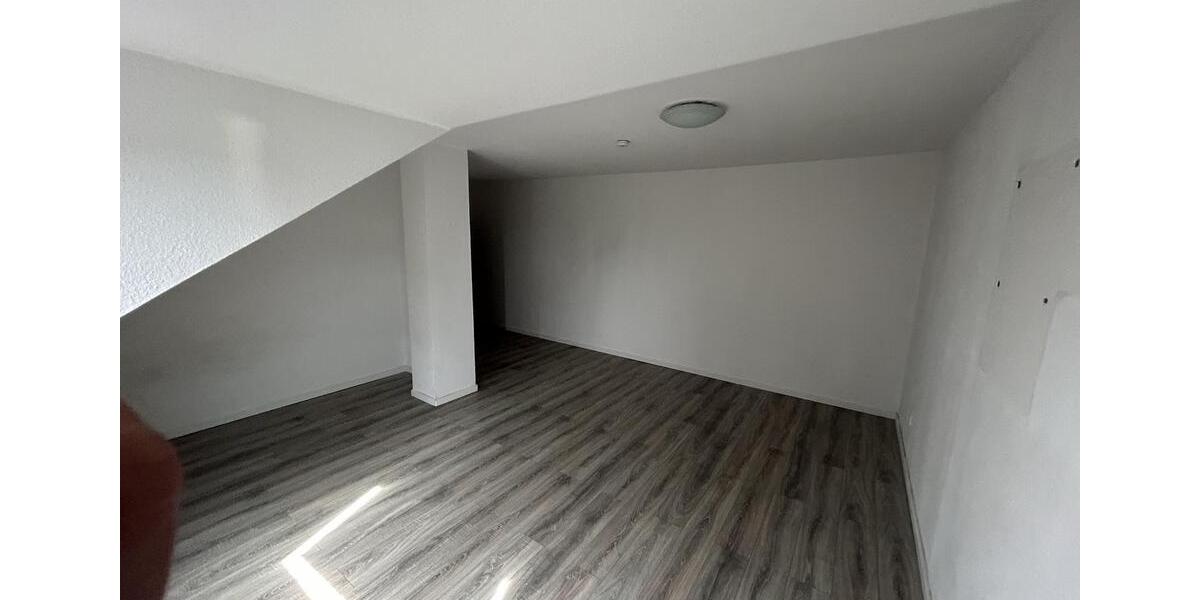 Schöne DG Wohnung im Herzen von Langenfeld 2 zimmer