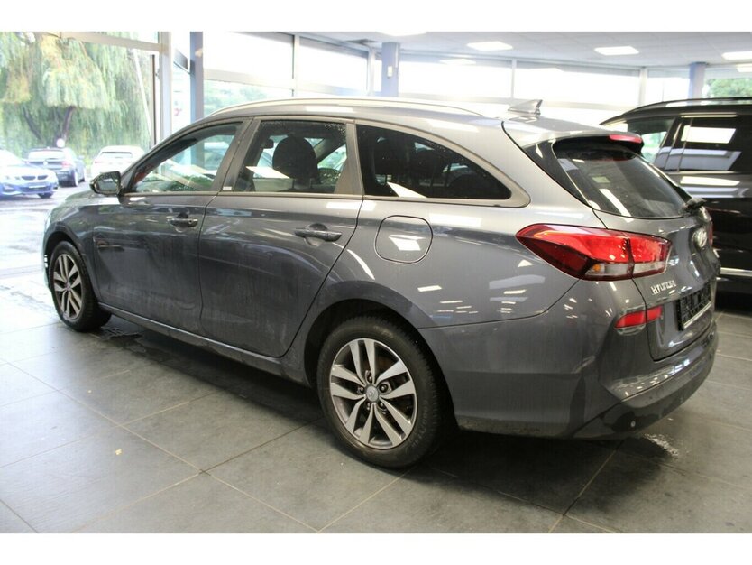 Hyundai i30 1.4 Select 64.945 km 13.980 € Euskirchen 53881