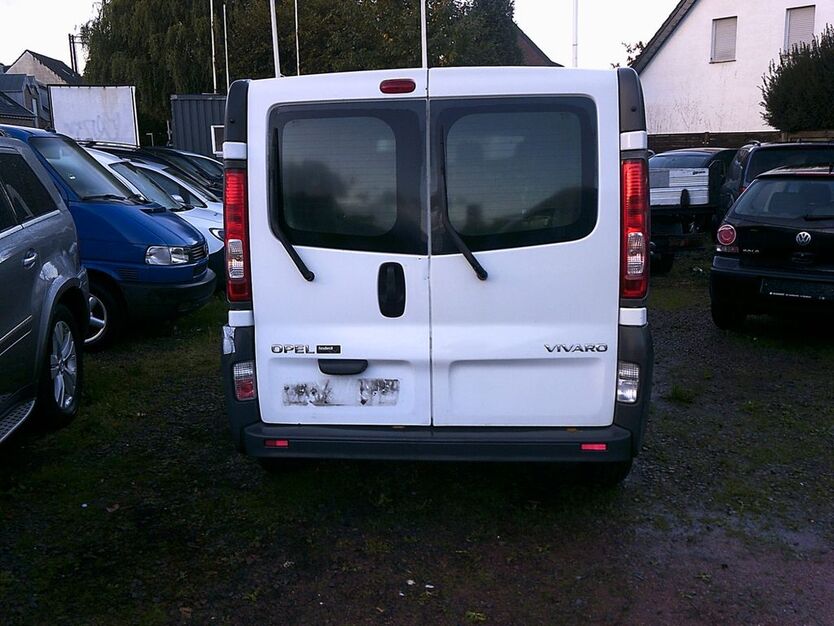 Opel Vivaro 198.700 km 2.700 € Grevenbroich 41516