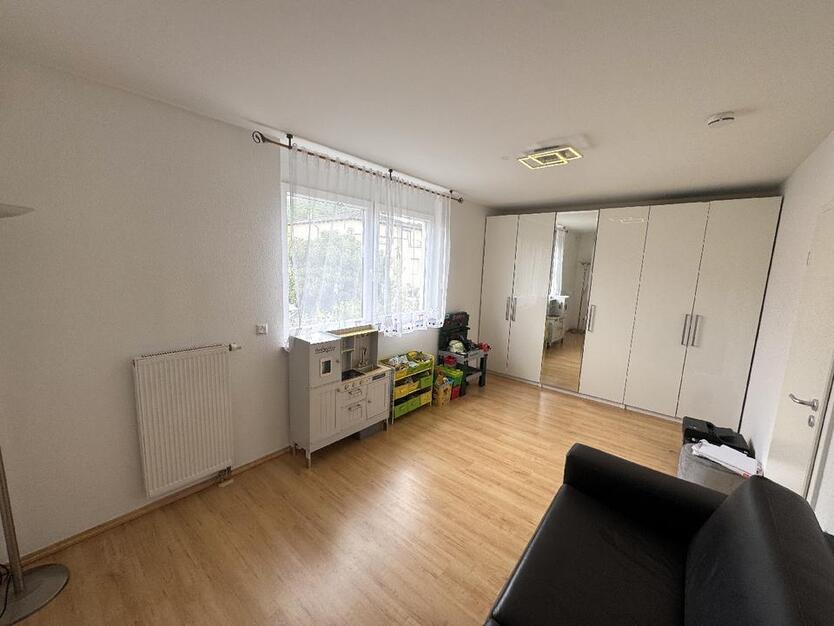 1- Jahresvermietung - Vollständig möbliertes Einfamilienhaus mit Garten und hochwertiger Austattung!