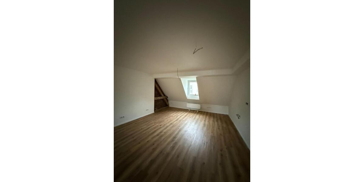 Helle Dachgeschosswohnung in Köln - Villenviertel - modernisiert 2 zimmer