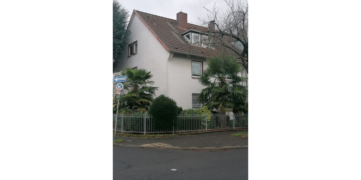 Schöne Dachgeschosswohnung in Rodenkirchen 2 zimmer