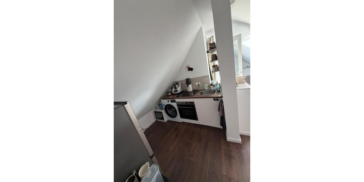 Dachgeschoßwohnung Köln Kalk - 1.5 Zimmer, 35 m&sup2;, 600&euro; | Angebot:27596752