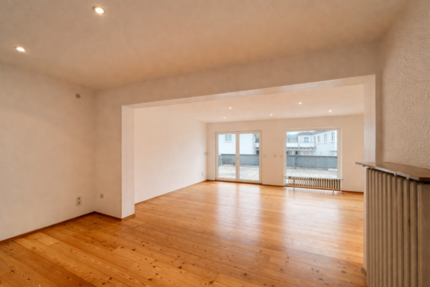 Wohnung Hennef (Sieg) - 3 Zimmer, 135 m&sup2;, 1.300&euro; | Angebot:25236169