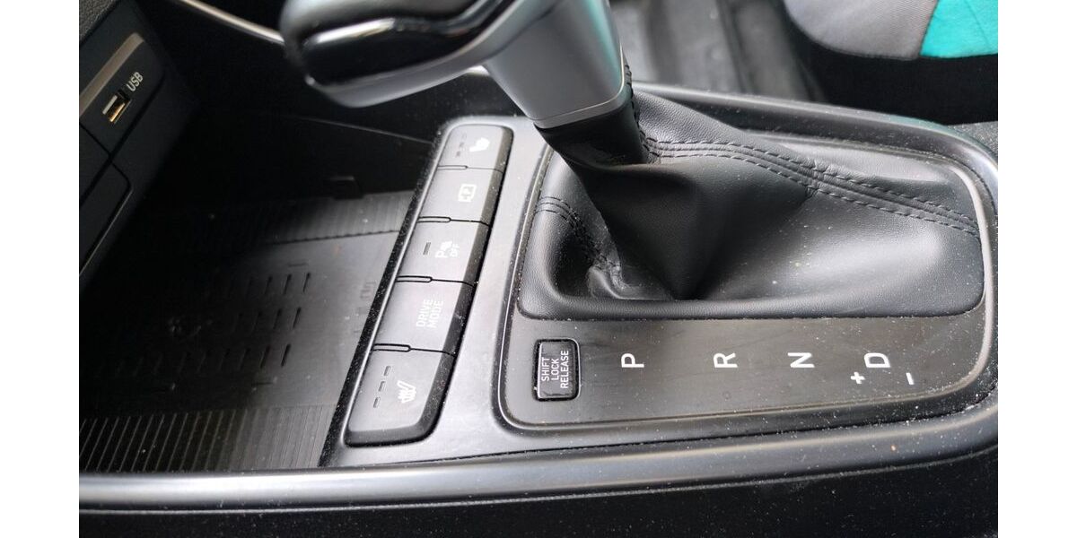 Hyundai BAYON 32.157 km 16.150 € Hürth 50354