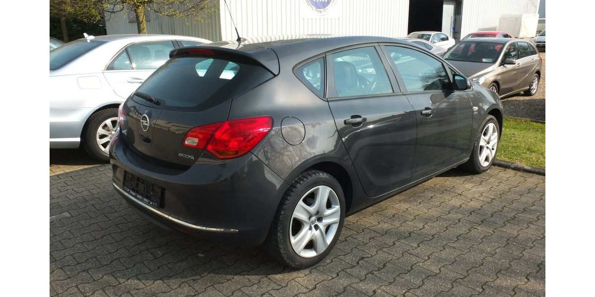 Opel Astra ACTIVE KLIMAANLAGE 17 ZOLL LMF TEMPOMAT 92.855 km 7.250 &euro; Köln 50858