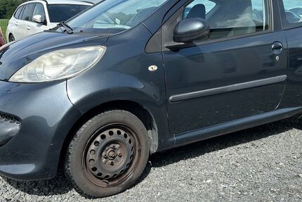 Peugeot 107 106.000 km 1.850 &euro; Bergheim 50127