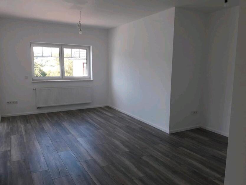 Einfamilienhaus in Wiehl-Jennecken mit großer Garage