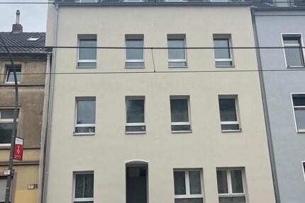 Mehrfamilienhaus Köln-Mülheim Kernsaniert • 8 Wohneinheiten 16 zimmer