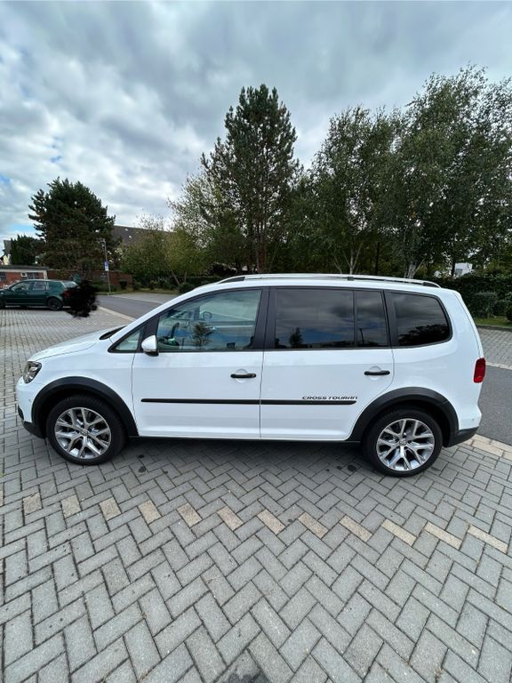 VW Touran 145.000 km 15.800 € Lohmar 53797
