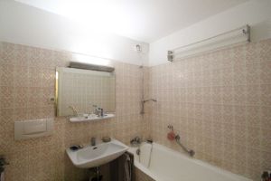 Wohnung mit Charakter 2 Zimmer Wohnung im 70er Jahre Look mit Balkon in Muffendorf