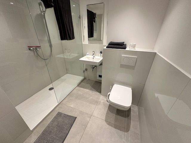 Etagenwohnung Köln Lindenthal - 2 Zimmer, 92 m&sup2;, 1.650&euro; | Angebot:25986426