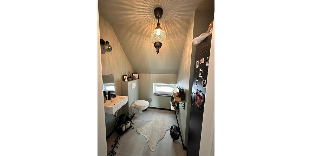 Dachgeschoßwohnung Bergheim Ahe - 3.5 Zimmer, 119 m&sup2;, 1.550&euro; | Angebot:25363948