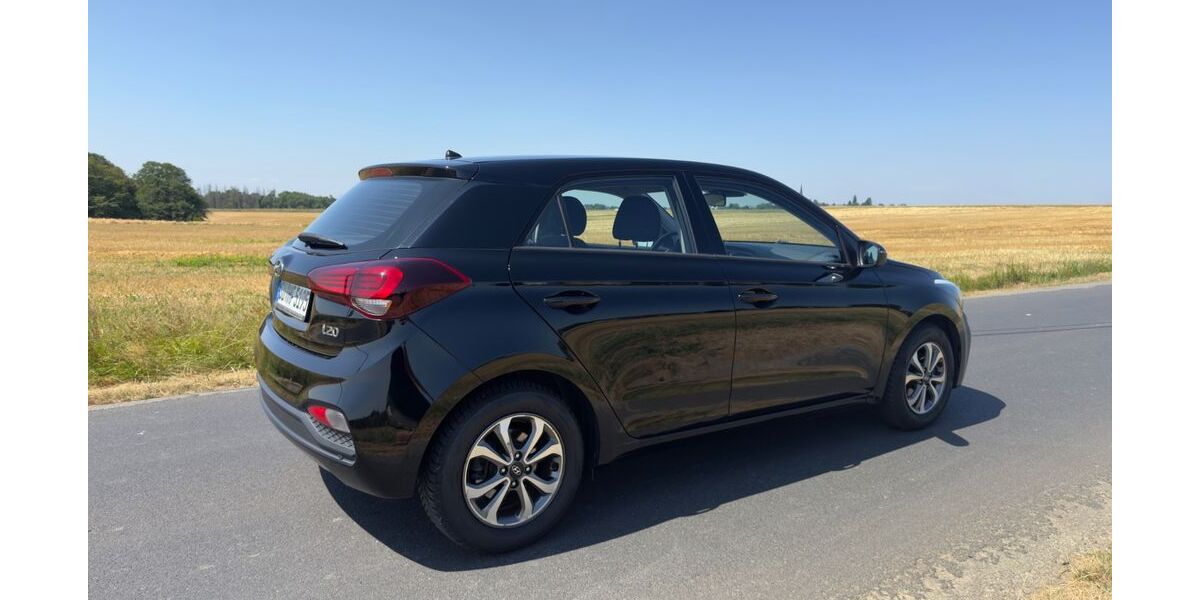 Hyundai i20 95.892 km 10.100 &euro; Neunkirchen Seelscheid 53819