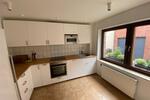 Haus mit großer Dachterrasse, Garten und Garagen in der Altstadt