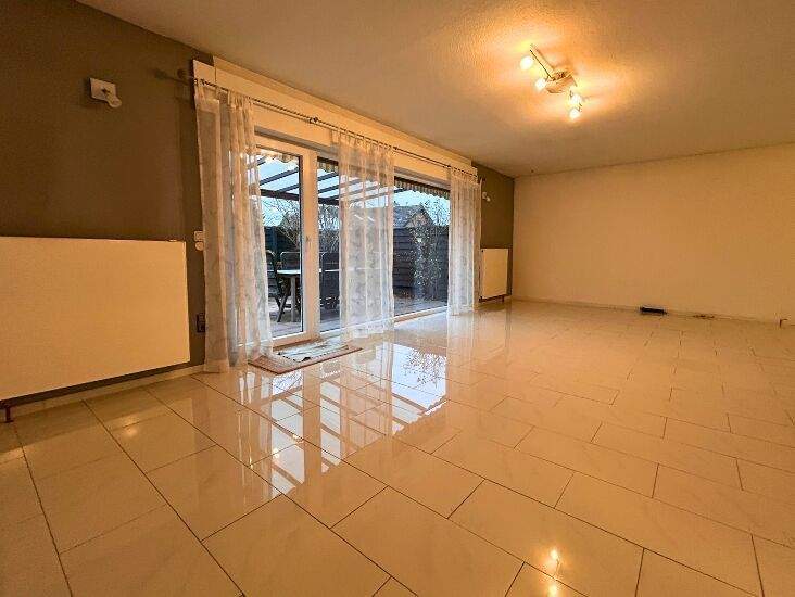 +++ Einfamilienhaus mit beeindruckender Extra-Fläche im UG +++ 6 zimmer