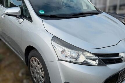 Toyota Verso 330.000 km 4.000 &euro; Köln (Ostheim) 51107
