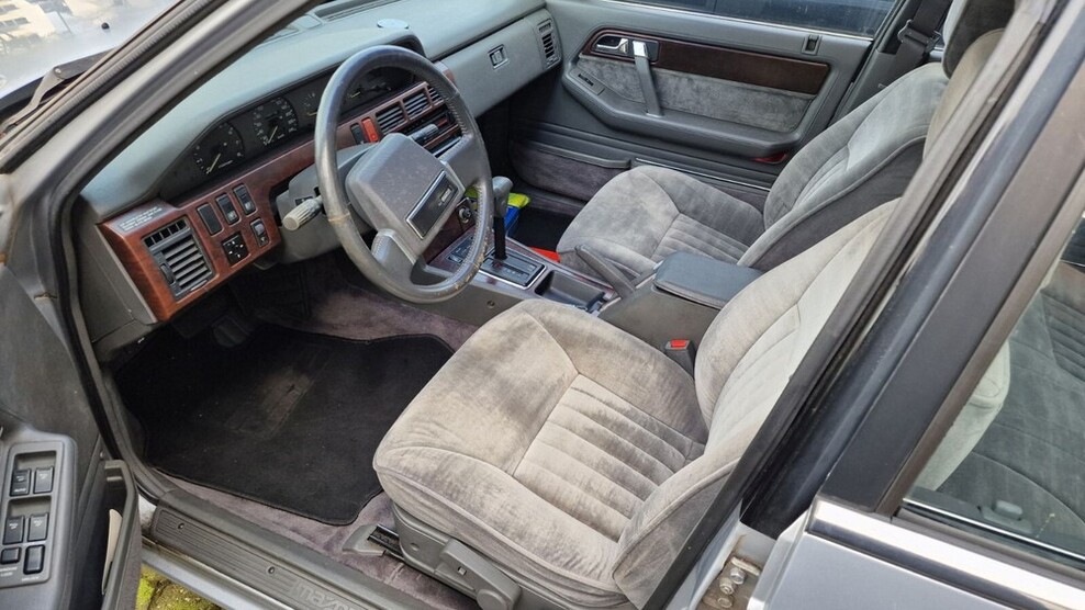 Mazda 929 III 116.811 km 9.900 € Köln 50667