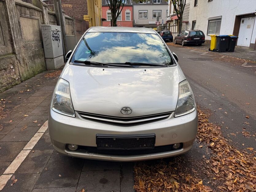 Toyota Prius 193.500 km 3.900 € Frechen 50226