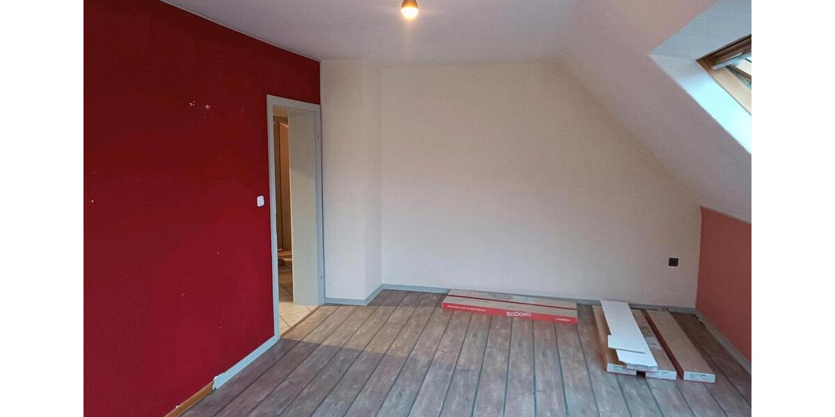 Dachgeschoßwohnung Langenfeld (Rheinland) - 3 Zimmer, 55 m&sup2;, 720&euro; | Angebot:25349158