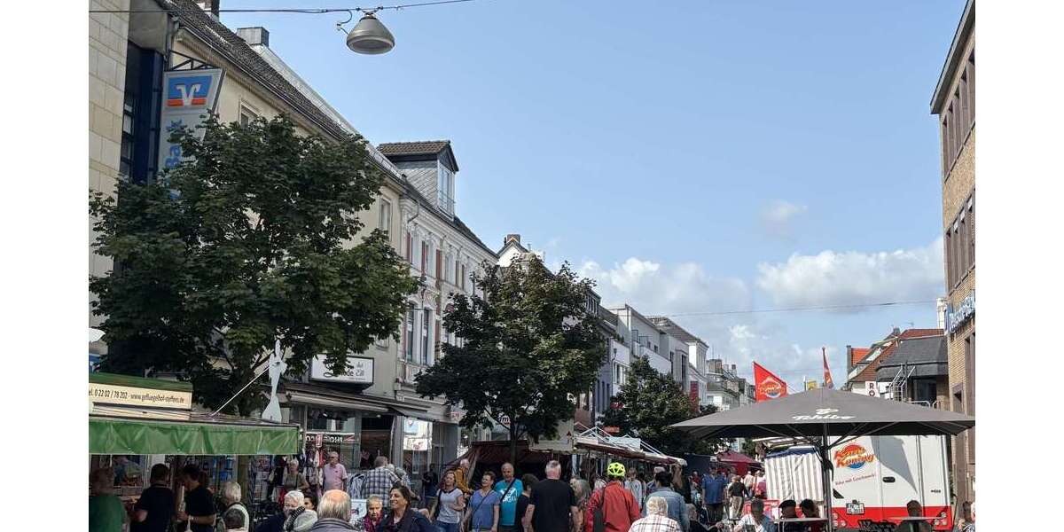 Haus zum Kaufen in Bergisch Gladbach 1.790.000 € 71 m² 10 zimmer