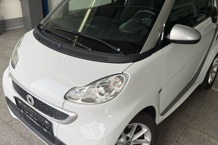 Smart ForTwo 67.659 km 8.690 &euro; Köln 50829