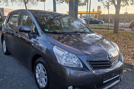 Toyota Verso 137.000 km 6.999 &euro; Köln 51107