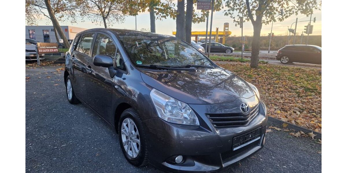 Toyota Verso 137.000 km 7.999 € Köln 51107