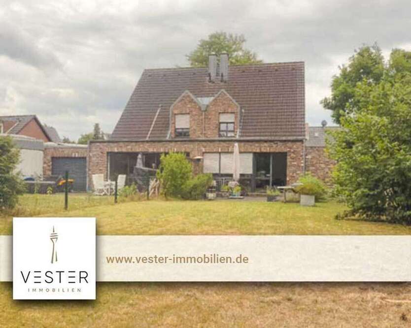 Haus zum Kaufen in Düsseldorf 1.550.000 € 255 m²