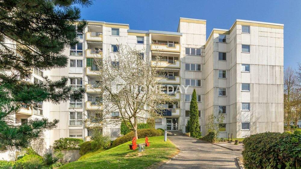 Platz für Ihre Pläne: Großzügige 4-Zimmer-Wohnung mit Aufzug und Panorama-Loggia 4 zimmer